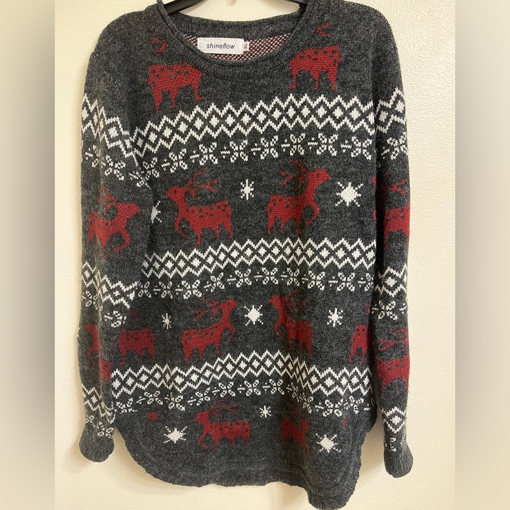 Women's XL Deer and Snowflake Crew Neck Pullover Tunic Sweater